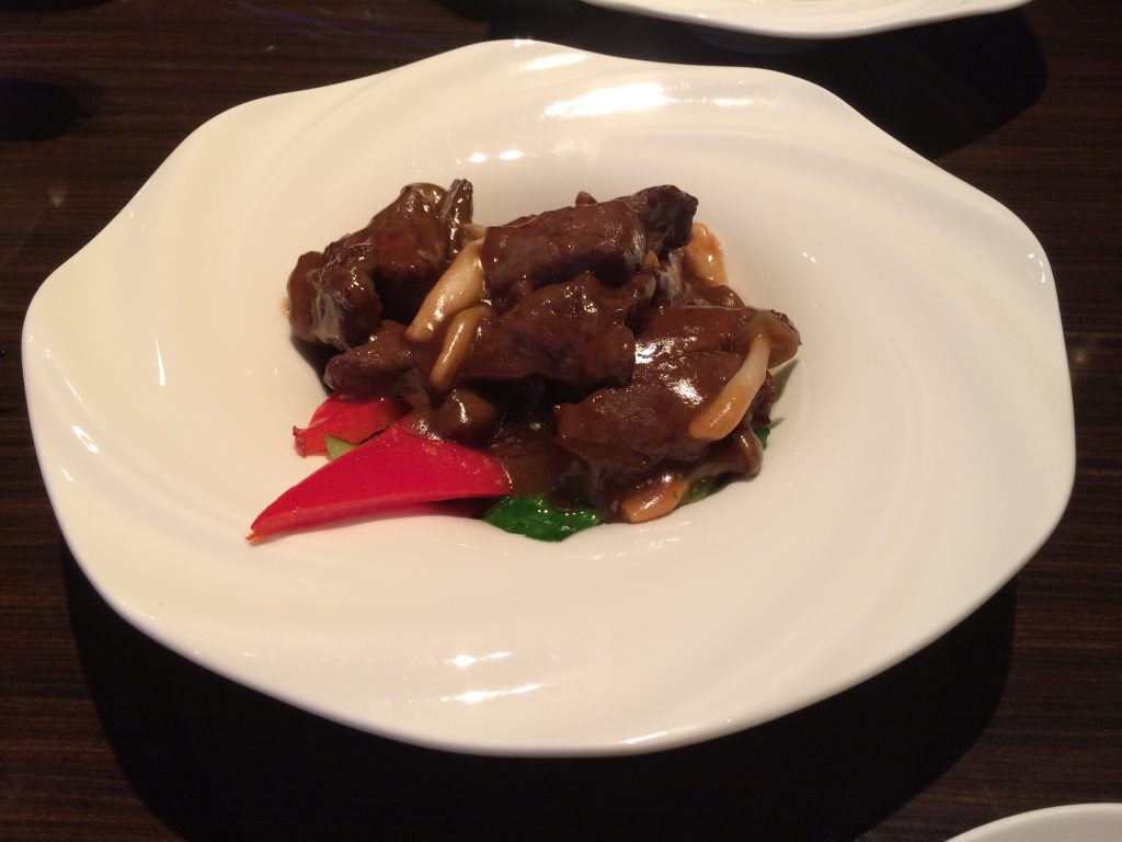 牛フィレ肉と彩野菜のオイスターソース炒め